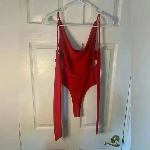 Woman's Red Lily Star Cowl Neck Adjustable Bodysuit Size Small - Picture 4 of 8